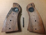 SMITH & WESSON N-FRAME SQUARE BUTT GRIPS - 2 of 6