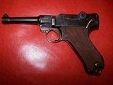 LUGER mfg by DMW, WW1 dated 1915, 98-99% finish with great straw colored parts - 5 of 14