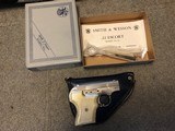 SMITH & WESSON MODEL 61-2
ESCORT
***NEW IN BOX***AWESOME*** - 6 of 8