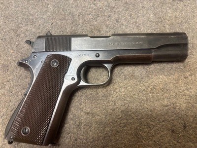 COLT 1911 WWI
1913 ***ORIGINAL AND RARE BARNES & KOBERT WWI MAGAZINE***