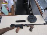 Thompson 1927 A Deluxe Tommy Gun Chicago Typewritter .45 AP 100 Rd Drum - 1 of 10