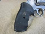 Smith & Wesson S&W Model 686 4" barrel.357 Magnum - 2 of 7