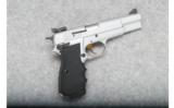 Browning Hi Power - .40 S&W - 1 of 3