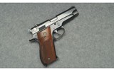 Smith & Wesson ~ Model 39 ~ 9mm - 1 of 4