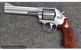 S&W ~ 686 ~ .357 Mag - 2 of 4