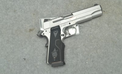 Sig Sauer ~ 1911 ~ .45 Auto