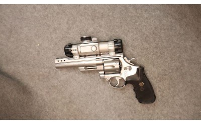 Smith Wesson ~ 657-2 ~ .41 Rem Mag. - Image 2 of 2
