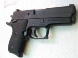SIG SAUER COMPACT TACTICAL 220C3-45-BSSP-SAO 45 - 2 of 4
