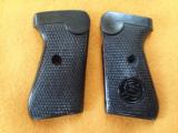 Sauer 38H
grips - 1 of 3