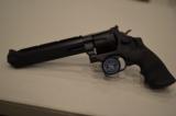 Smith and Wesson 629 Stealth hunter 44 Magnum - 1 of 7