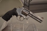 Smith and Wesson 686-6
4"
.357MAG - 1 of 11