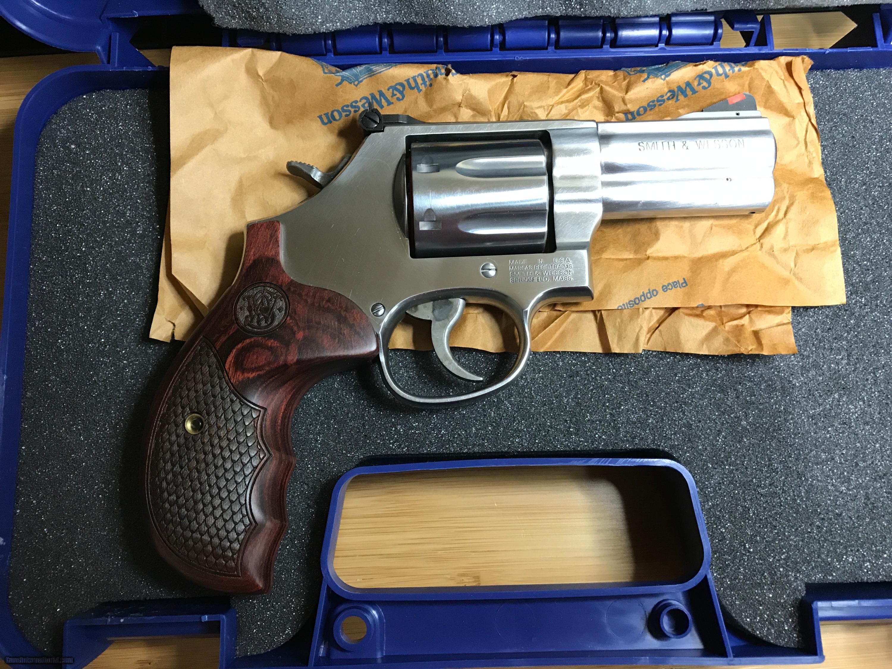 Smith And Wesson Sandw 686 Plus Deluxe 7rd 3in 357 Mag Revolver With Hks Speedloader 8800