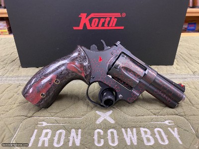 *Limited Edition* Korth Adrenaline 357 MAG #007 Full Surface Engraving w/Deep-etched Hexagonal Pattern Hand Painted - Image 4 of 13