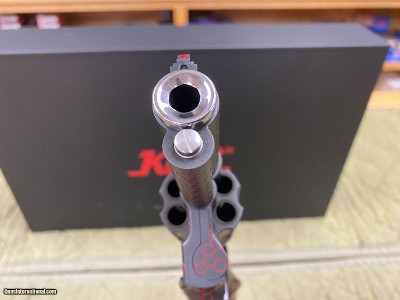 *Limited Edition* Korth Adrenaline 357 MAG #007 Full Surface Engraving w/Deep-etched Hexagonal Pattern Hand Painted - Image 6 of 13