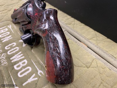 *Limited Edition* Korth Adrenaline 357 MAG #007 Full Surface Engraving w/Deep-etched Hexagonal Pattern Hand Painted - Image 10 of 13
