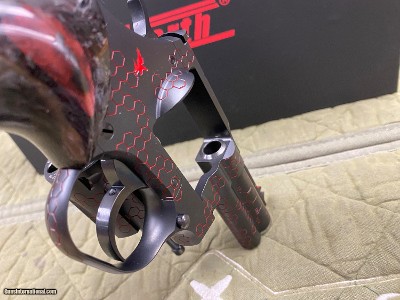 *Limited Edition* Korth Adrenaline 357 MAG #007 Full Surface Engraving w/Deep-etched Hexagonal Pattern Hand Painted - Image 11 of 13