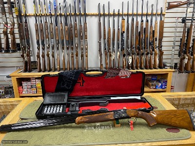 *Limited Edition* Caesar Guerini Summit Sporting Black 12GA 32'' Adj.Stock