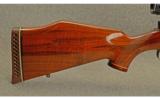 Weatherby Mark V .300 WBY MAG - 2 of 9