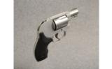 Smith & Wesson 638-3 Airweight
.38 SPL+P - 1 of 2