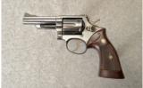 Smith & Wesson 19-2.357 Magnum - 2 of 2