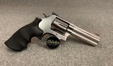 Smith & Wesson ~ 686-6 ~ .357 Magnum - 1 of 4