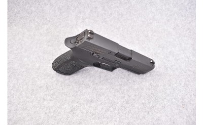 Sig Sauer ~ P320 ~ .9mm Luger - Image 3 of 4