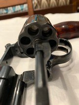 Smith & Wesson. Model (19) .357 - 3 of 9