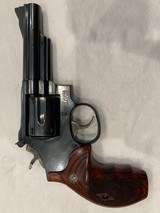 Smith & Wesson. Model (19) .357 - 2 of 9