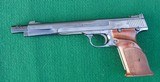 SMITH & WESSON - MODEL-41 -- .22 CAL. DEMI AUTO PISTOL - TARGET CONFIGURATION - 7" BARREL WITH MUZZEL BRAKE - EARLY GUN - 10 of 10