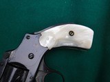 Smith & Wesson Saftey Hammerless - 32 s & w cartridge - 3 inch barrel - 10 of 11