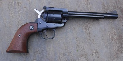 RUGER NEW MODEL SUPER SINGLE SIX - .22 WRM / .22LR - 6 1/2