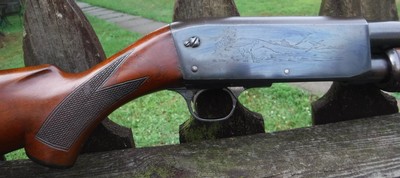 ITHACA MODEL 37 - 12 GAUGE PUMP ACTION SHOTGUN - PLAIN BARREL WITH POLY CHOKE - Image 3 of 9