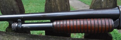 ITHACA MODEL 37 - 12 GAUGE PUMP ACTION SHOTGUN - PLAIN BARREL WITH POLY CHOKE - Image 8 of 9