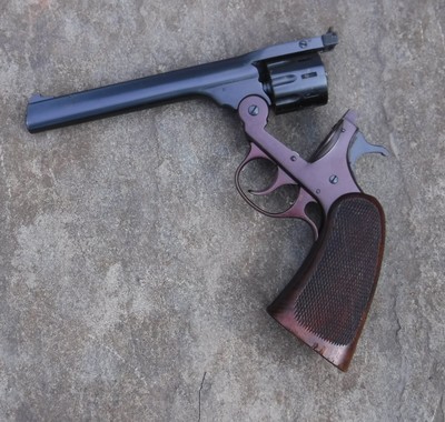 HARRINGTON & RICHARDSON9 SHOT DOUBLE ACTIN REVOLVER - 6