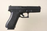 GLOCK 17 GEN 2 9MM USED GUN INV 174530 - 1 of 2