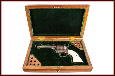 COLT ENGRAVED SINGLE ACTION ARMY MFG. 1907 38-40WIN