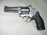 S&W Distiguished Combat Magnum 357 - 2 of 11