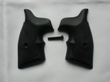 Uncle Mike's Rubber Grip Fits S&W K & L Square Butt/EXCELLEMT CONDITION!! - 1 of 6