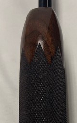 Remington semi auto rifle model 552 in 22 caliber. Magnificent condition, Super Wood - 12 of 14