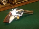 SMITH & WESSON
357
REVOLVER - 4 of 4