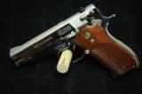 Smith & Wesson Model
39-2 Nickel made in 1975 9mm Para. - 6 of 11