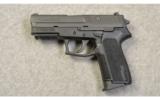 Sig Sauer SP2022 .40 Smith & Wesson - 2 of 2