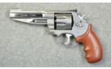 Smith & Wesson Performance Center 627-6 .357 Magnum - 2 of 2