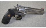 Colt Anaconda
.44 Magnum - 1 of 3
