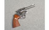 Colt Lawman MK III
.357 Magnum - 1 of 2