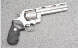 Colt Anaconda
.44 Magnum - 1 of 2