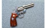 Colt Python 357
.357 Magnum - 1 of 2