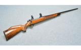 Weatherby Mark V,
300 WBY Mag - 1 of 7