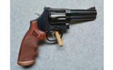 Smith&Wesson Model 586-8,
357 Mag - 1 of 2