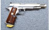 Colt MKV Series 70,45 Auto - 1 of 2